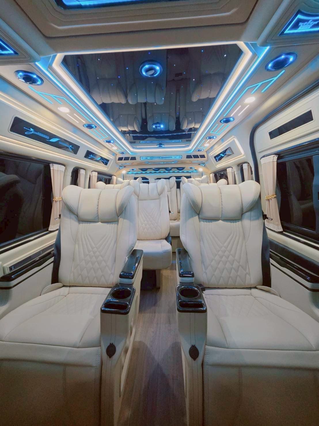 Premium Van Gallery