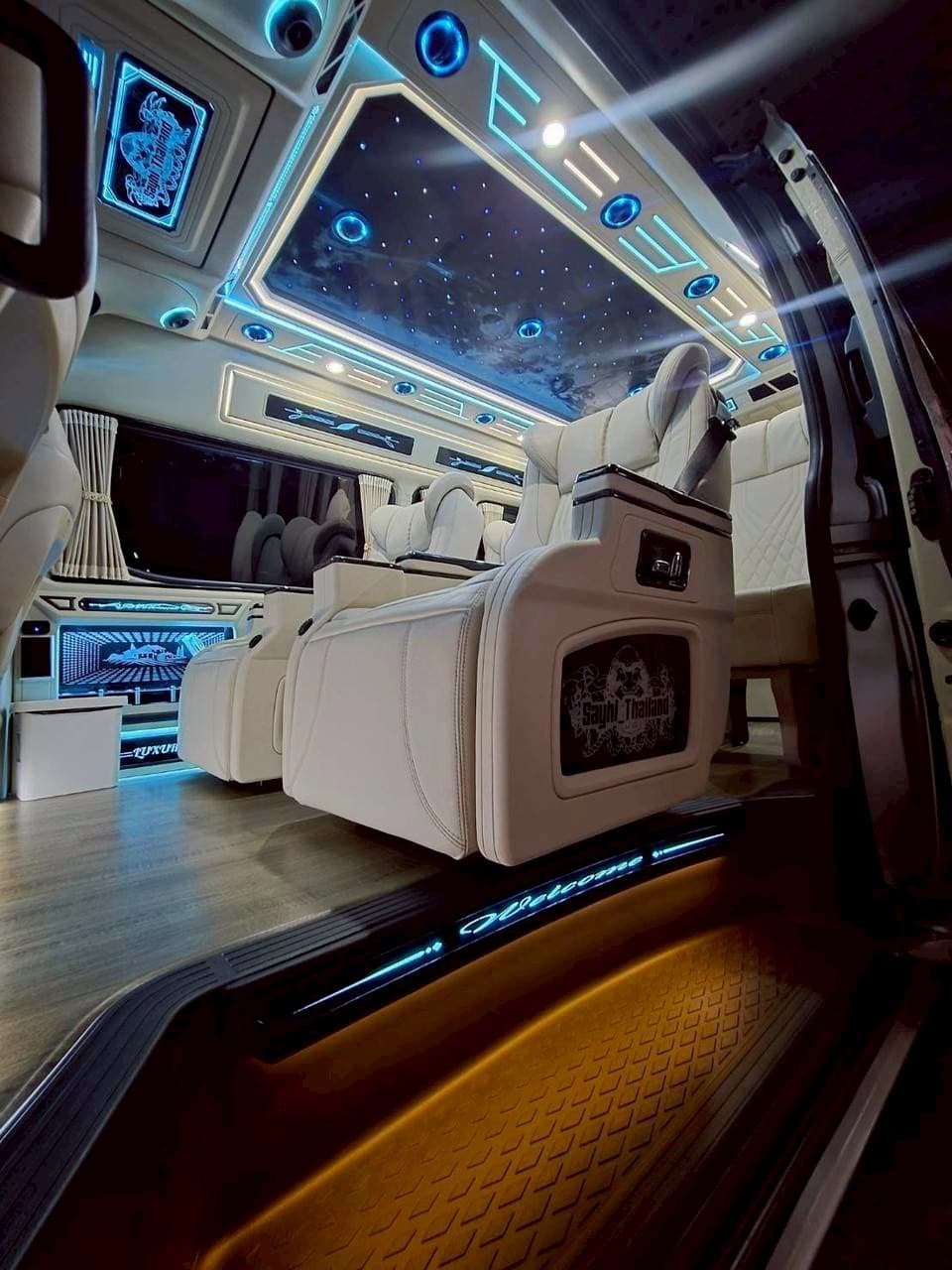 Premium Van Gallery